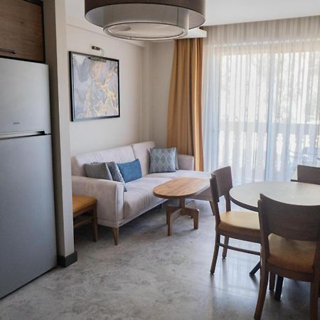 Kalender Pansion Aparthotel Фетие Екстериор снимка